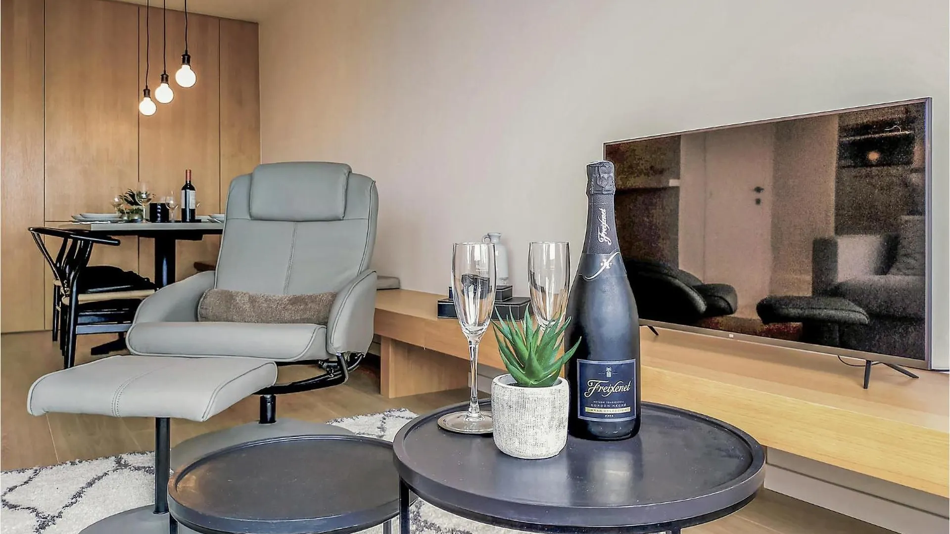 Beautiful Apartment In Oostende With House Sea View