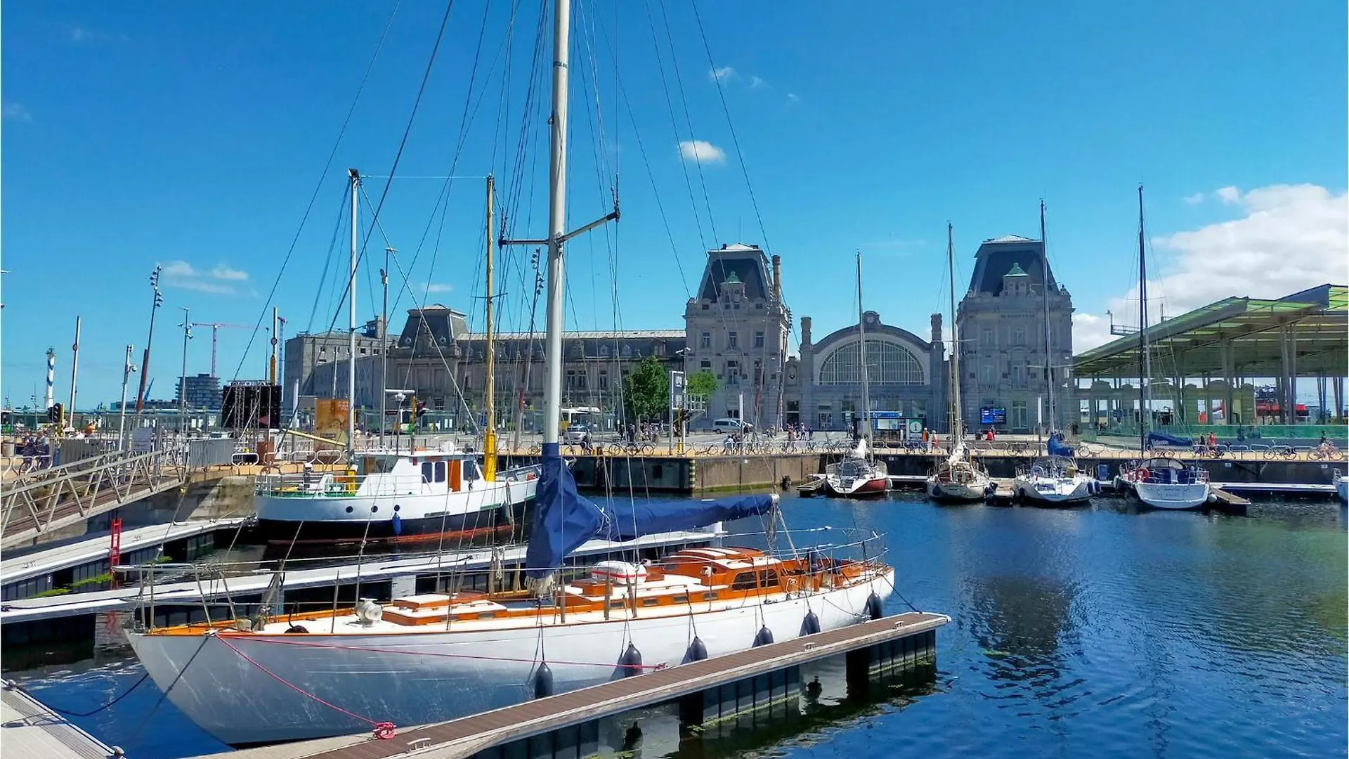 Beautiful Apartment In Oostende With House Sea View Belgie