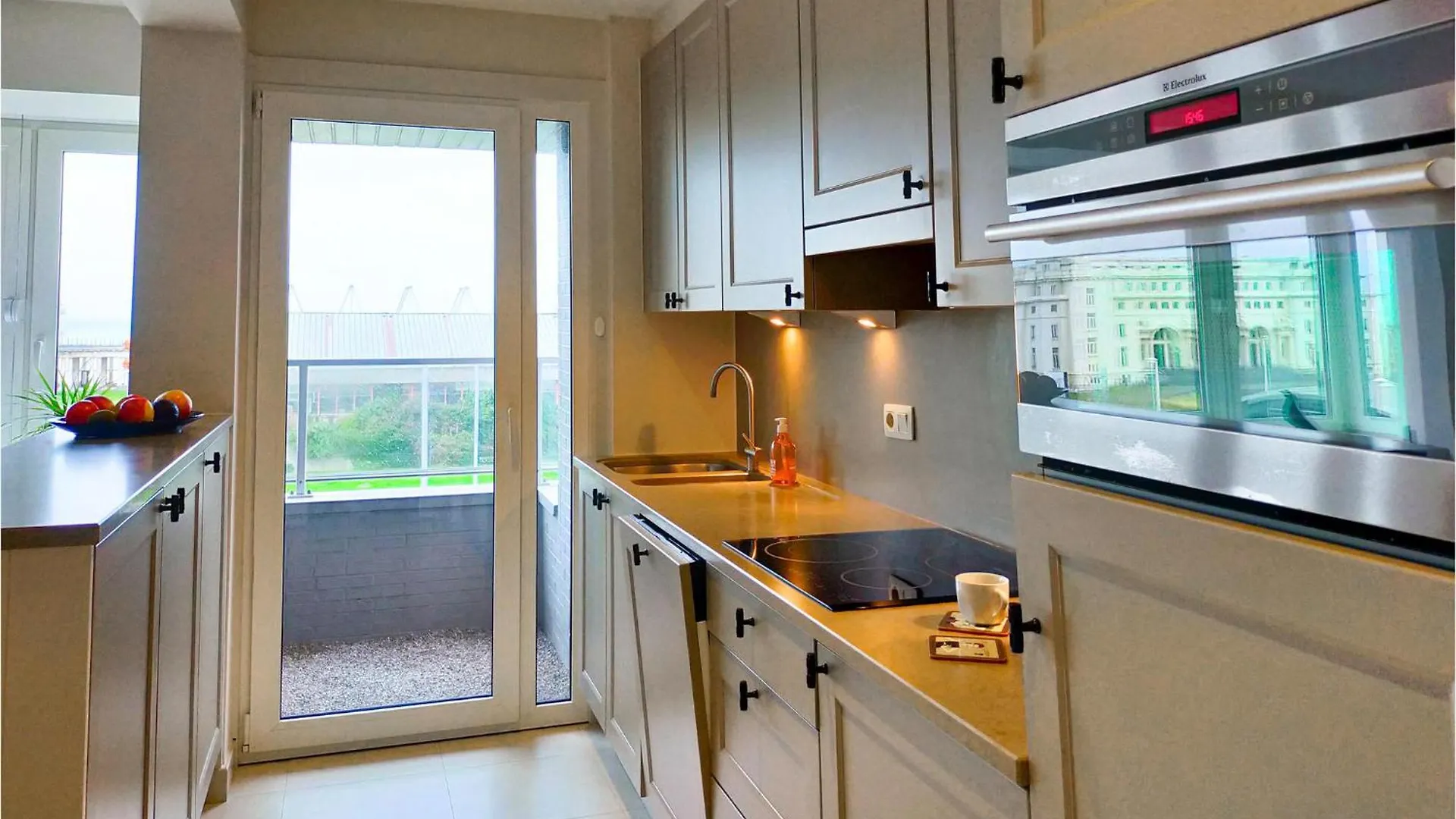 Beautiful Apartment In Oostende With House Sea View