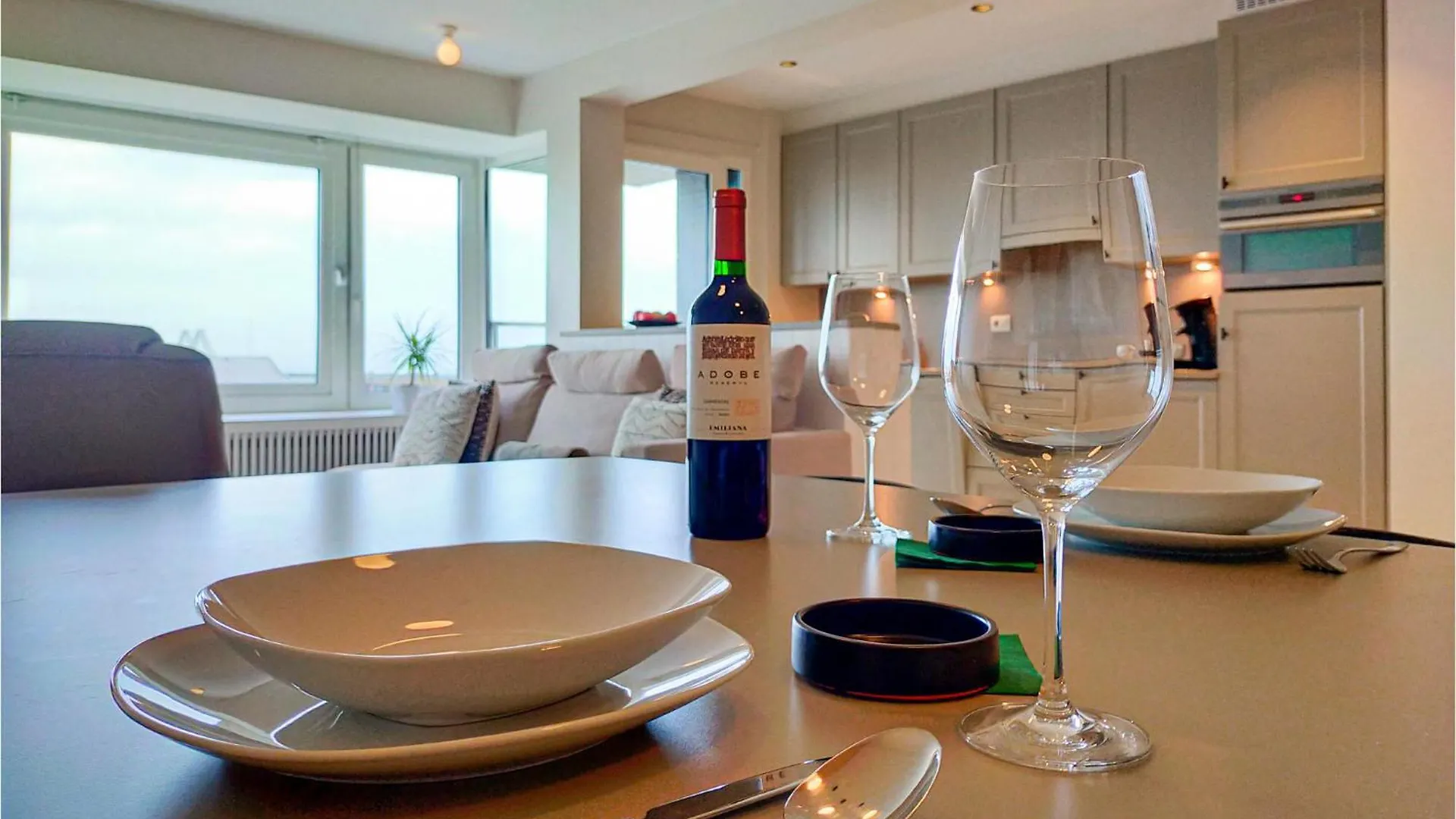 Beautiful Apartment In Oostende With House Sea View