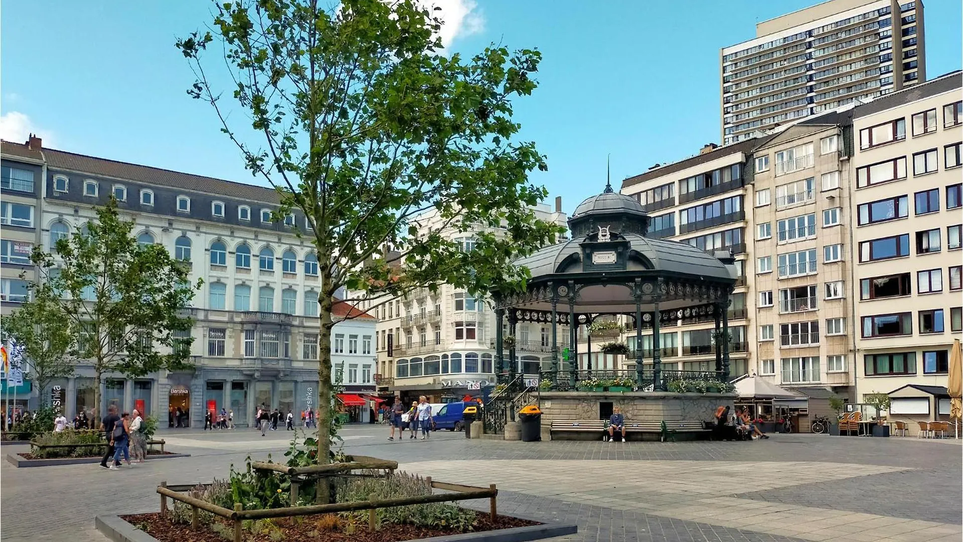 Beautiful Apartment In Oostende With House Sea View Ostend